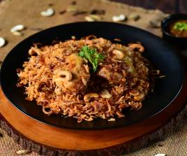 Chicken Mandi Rice with Salsa and Salad